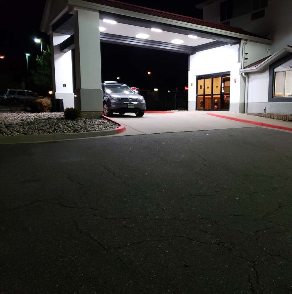 Days Inn By Wyndham Thornton Exterior photo